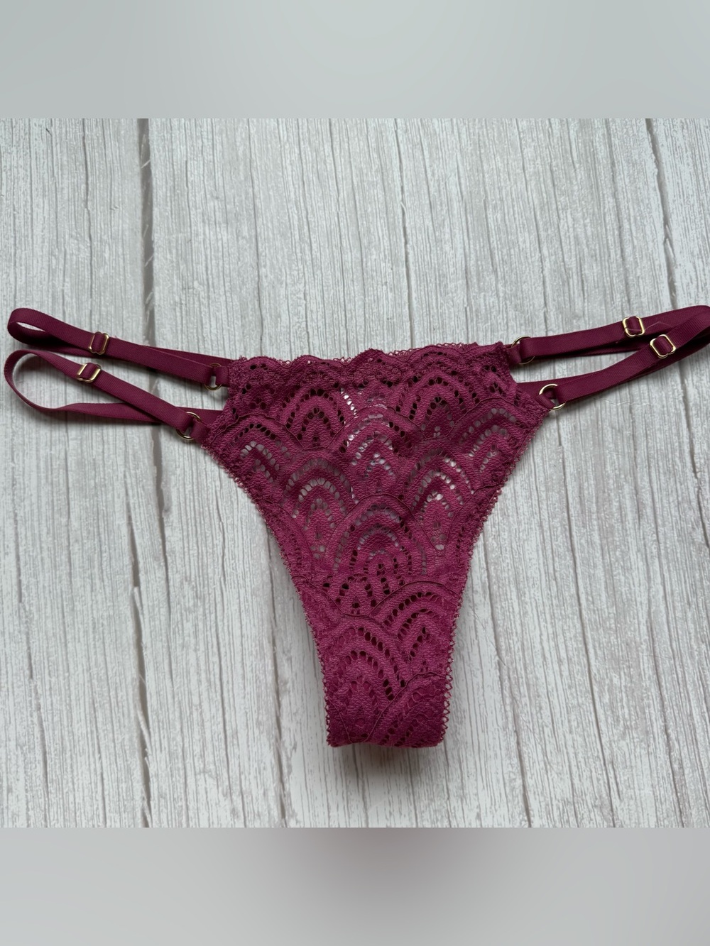 Strappy Lace & Mesh Thong
Hanky Panky